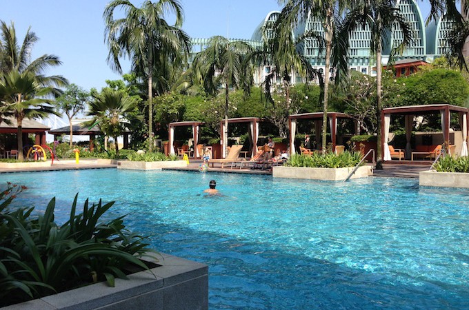 Pool Festive Hotel Singapore